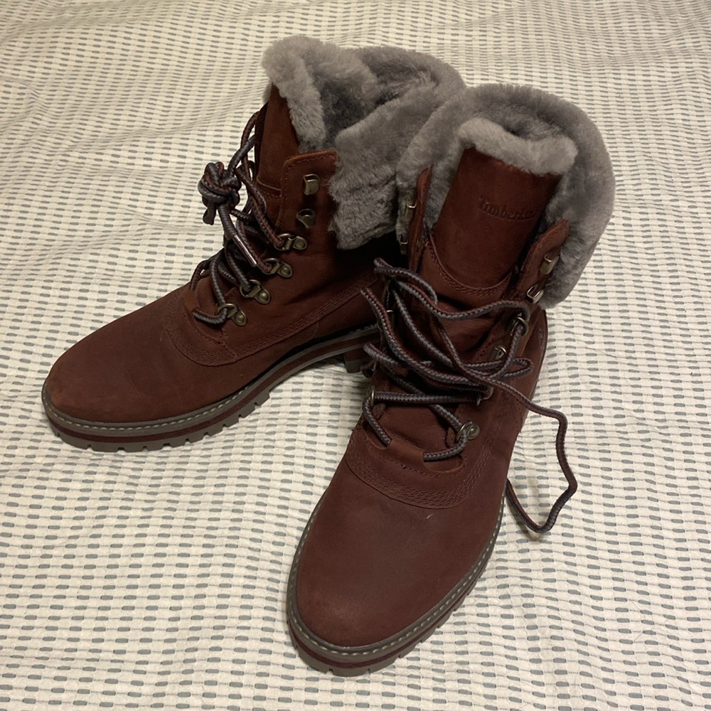 Timberland Women's 6" Faux Fur Waterproof - size 9 - *LIKE NEW*